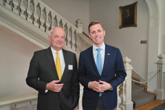 Martin Naville, CEO, AMCHAM;
Scott Miller, Botschafter der USA in der Schweiz und Liechtenstein